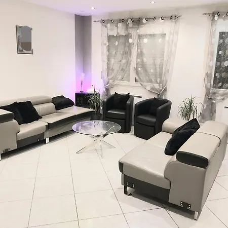 Avec Piscine